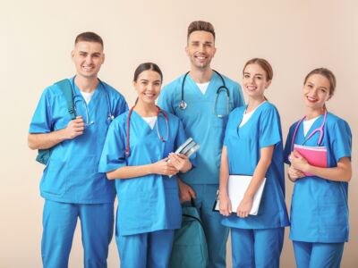 Arzthelfer AdobeStock 322763112